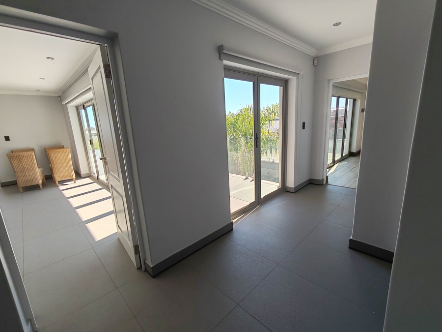 7 Bedroom Property for Sale in Perlemoenbaai Western Cape